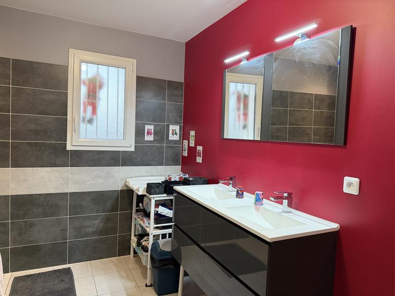 Maison - 95 m² - 4 pièces