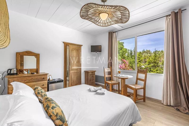 Maison - 515 m² - 12 pièces