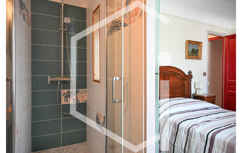 Maison - 270 m² - 14 pièces