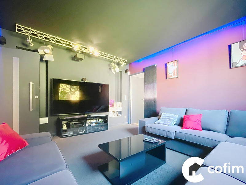 Maison contemporaine - 279 m² - 12 pièces