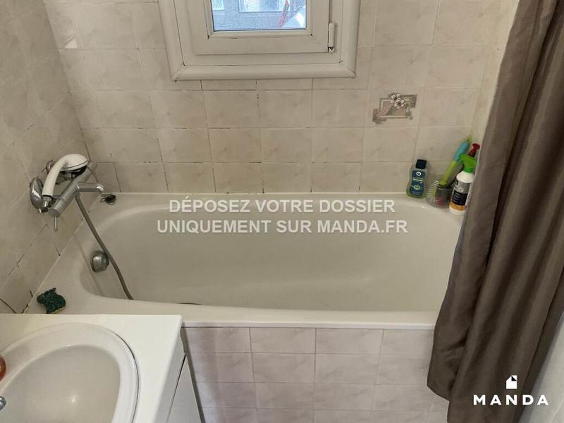 Chambre - 9 m² - 4 pièces