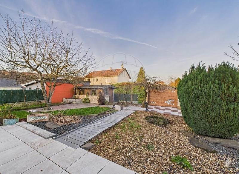 Maison - 180 m² - 8 pièces