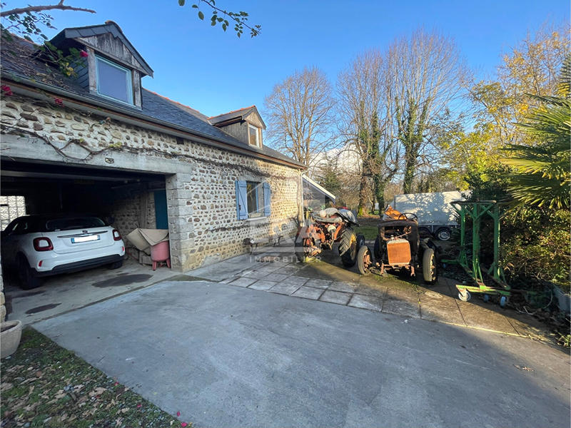 Maison - 243 m² - 6 pièces