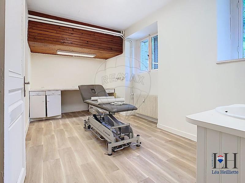 Bureau - 102 m² - 4 pièces