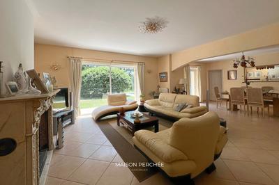 Villa - 210 m² - 7 pièces