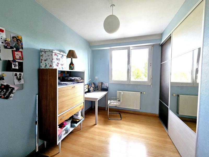 Maison - 204 m² - 9 pièces