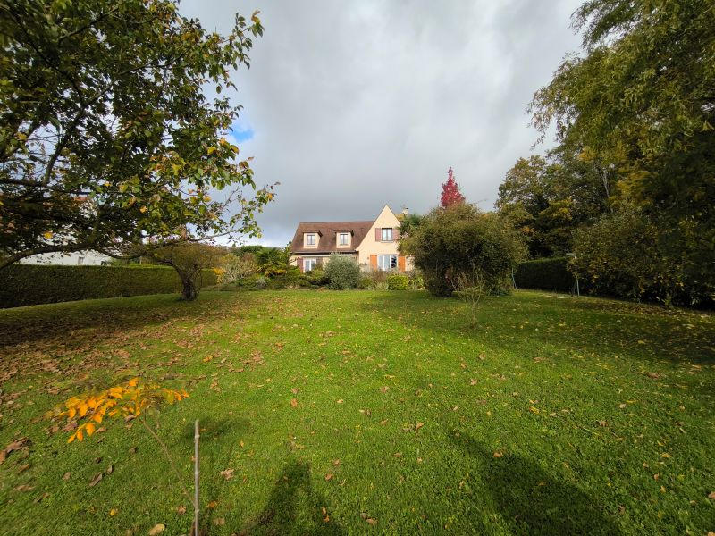 Propriété - 180 m² - 7 pièces