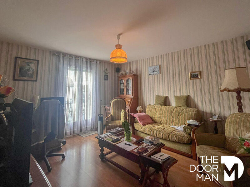 Maison - 200 m² - 7 pièces