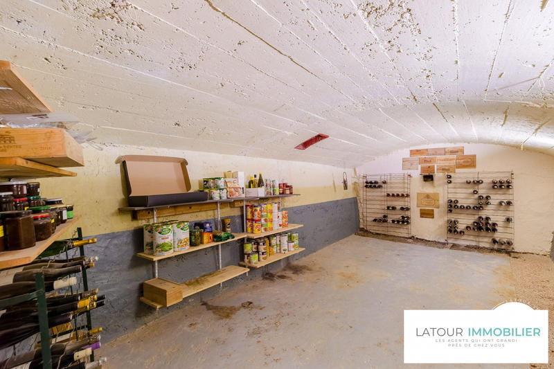 Maison - 220 m² - 10 pièces