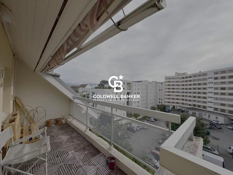 Chambre - 104 m² - 1 pièce