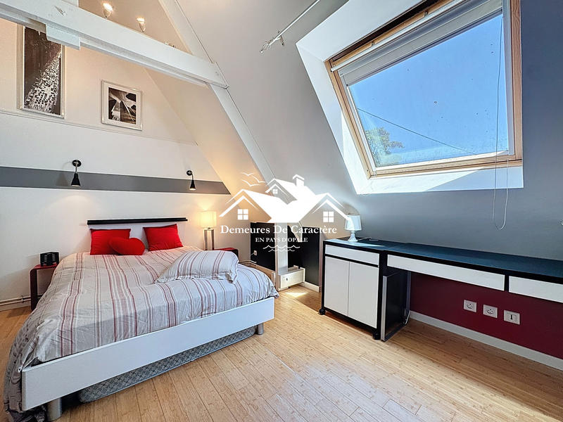 Maison - 266 m² - 8 pièces