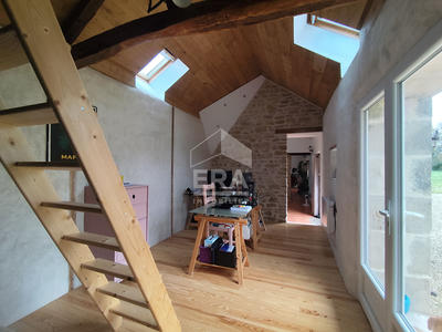 Maison - 284 m² - 10 pièces