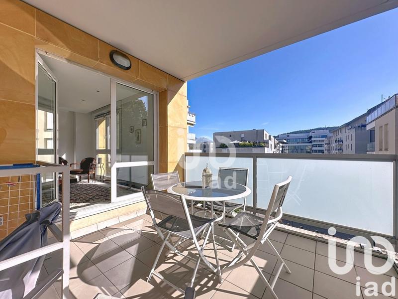 Appartement - 100 m² - 5 pièces