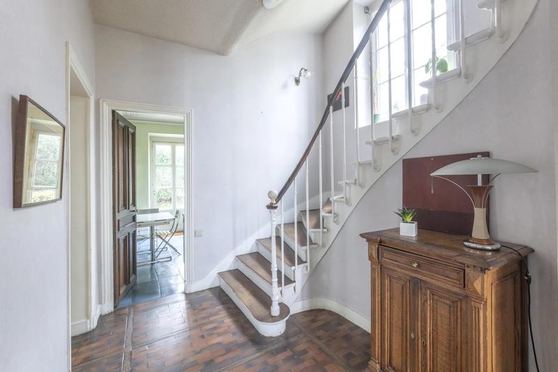 Maison - 273 m² - 9 pièces