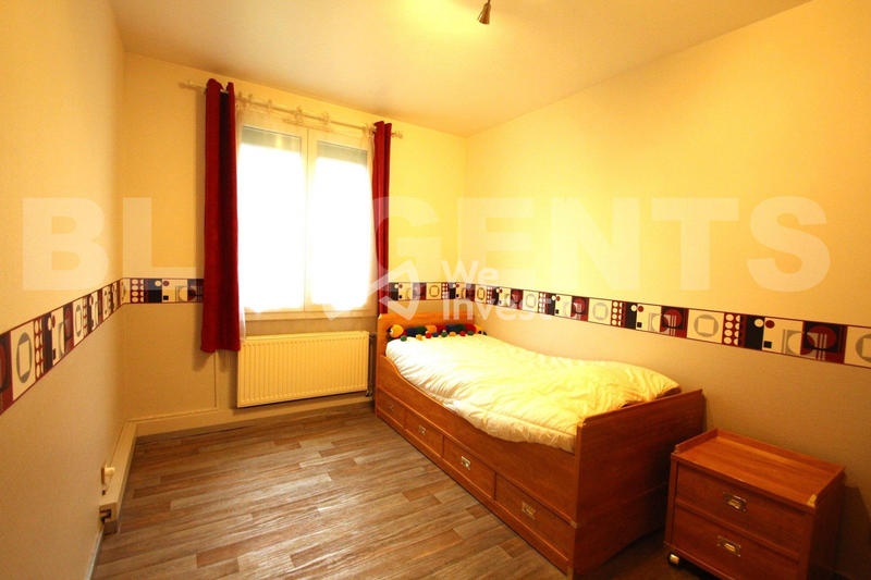 Maison - 275 m² - 6 pièces