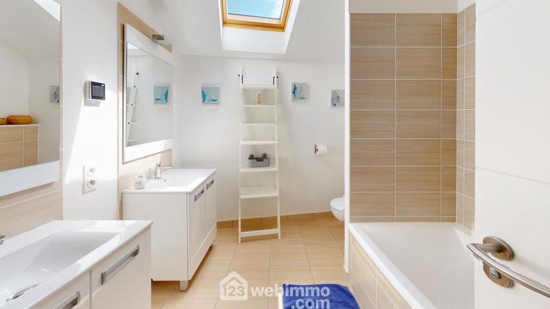 Maison - 177 m² - 7 pièces