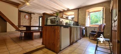 Maison en pierre - 221 m² - 9 pièces