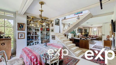 Maison - 242 m² - 7 pièces