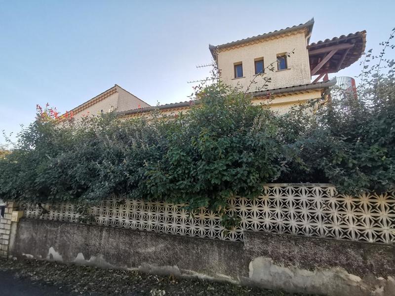 Maison - 174 m² - 14 pièces