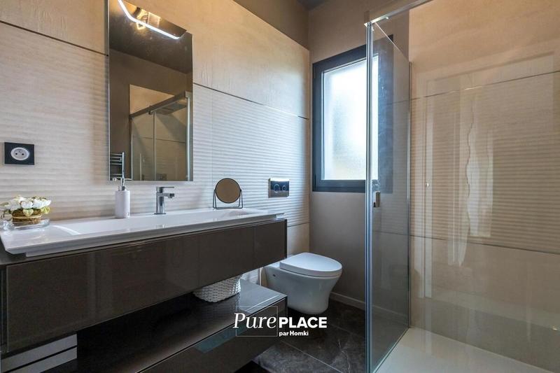 Appartement - 100 m² - 4 pièces