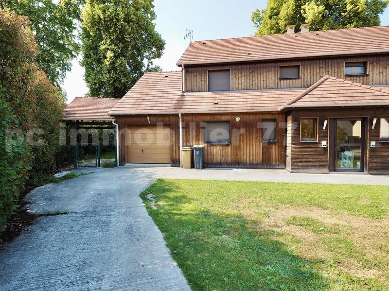 Maison de bois - 98 m² - 6 pièces