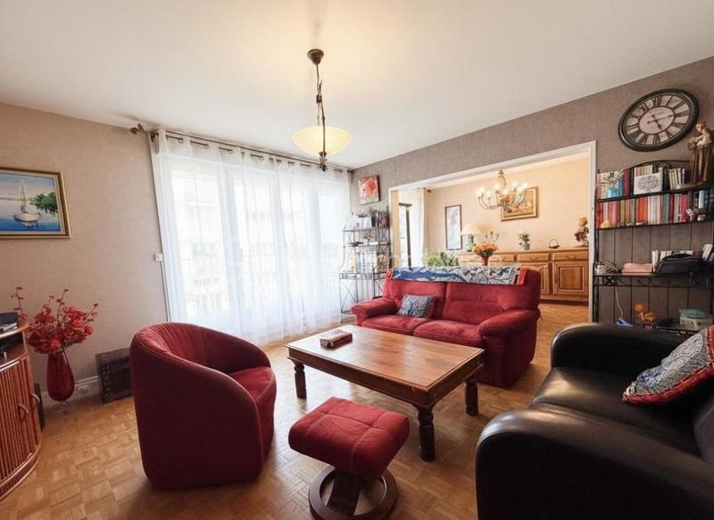 Appartement - 93 m² - 5 pièces