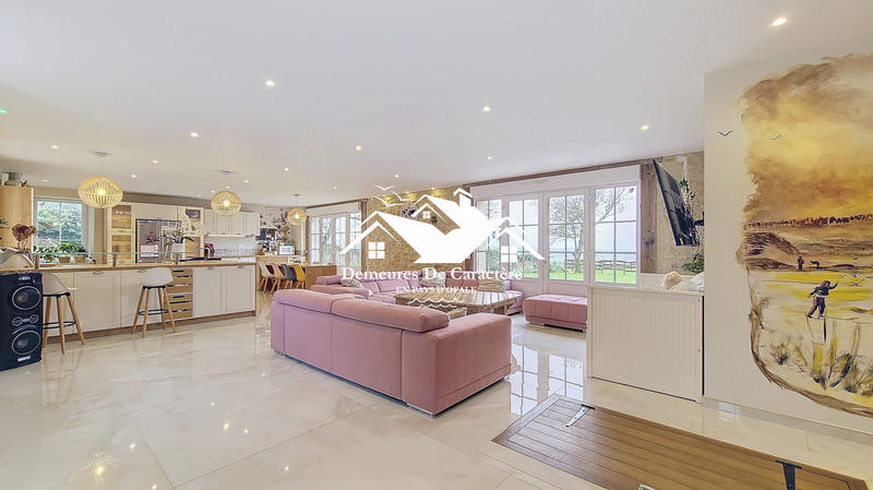 Maison - 360 m² - 12 pièces