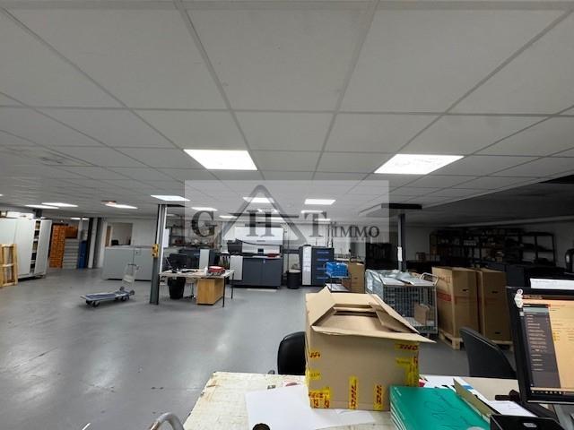 Entrepôt - 960 m²