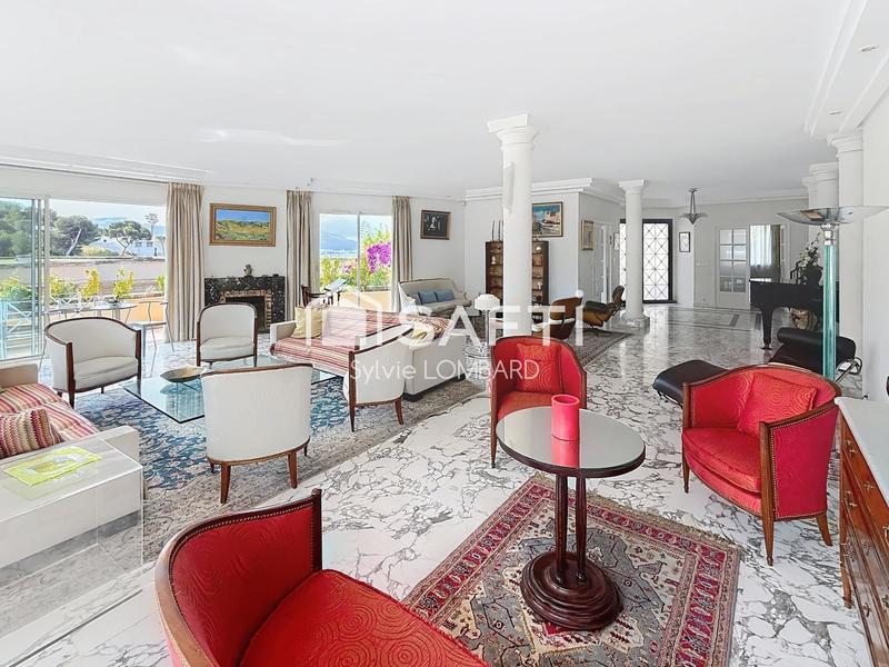 Villa - 356 m² - 10 pièces