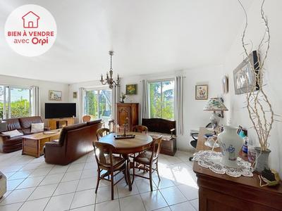 Maison - 102 m² - 4 pièces