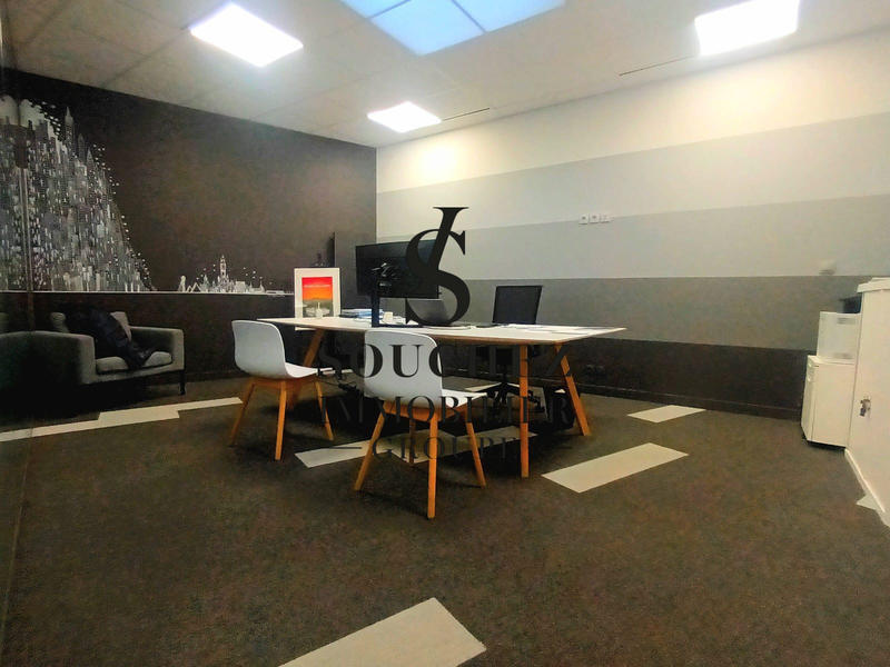 Bureau - 187 m² - 6 pièces