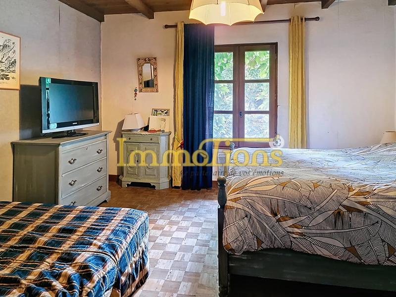 Maison - 243 m² - 5 pièces