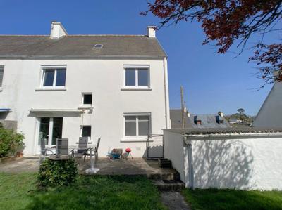 Maison - 94 m² - 6 pièces