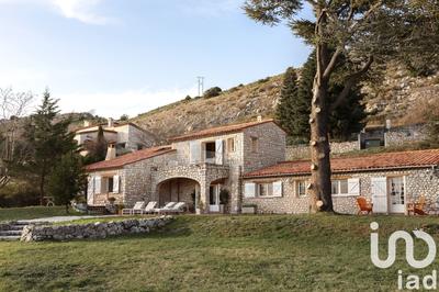 Maison - 187 m² - 6 pièces