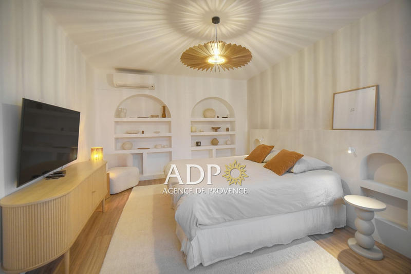 Loft - 194 m² - 5 pièces