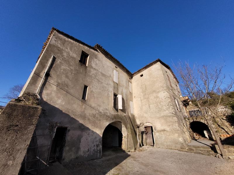 Maison - 220 m² - 12 pièces