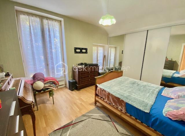 Maison - 184 m² - 11 pièces