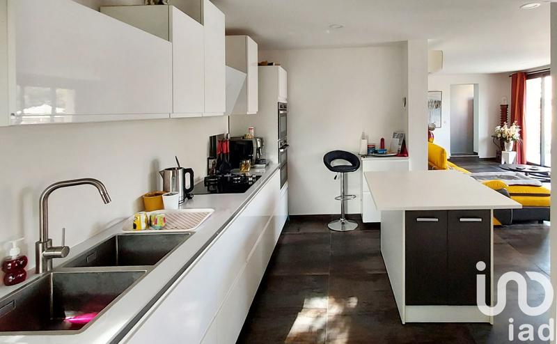 Maison - 330 m² - 11 pièces