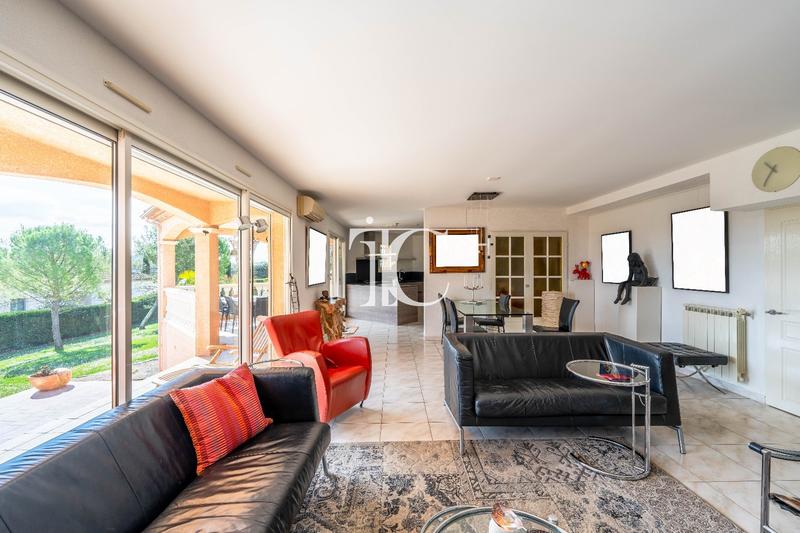 Maison - 200 m² - 6 pièces