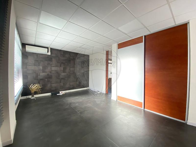 Bureau - 226 m² - 6 pièces