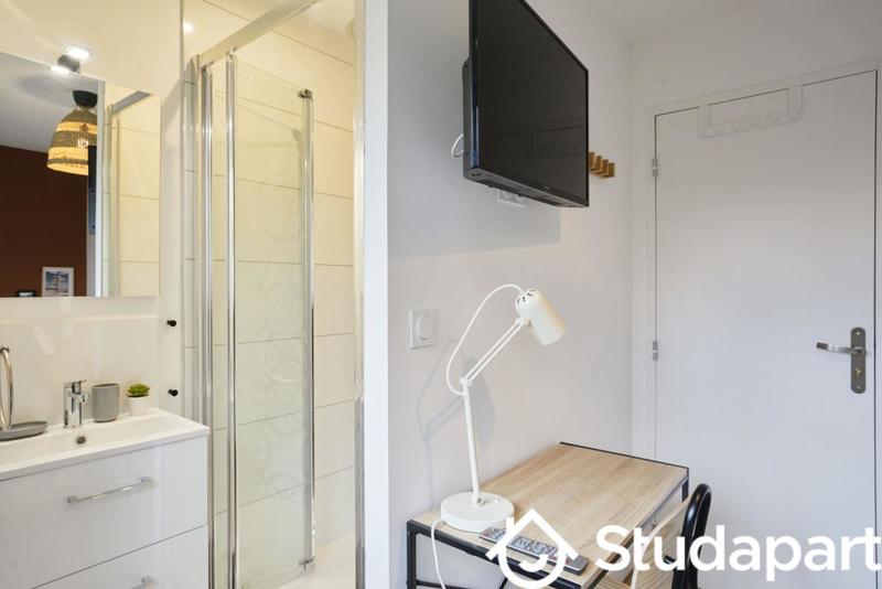 Chambre - 11 m² - 1 pièce