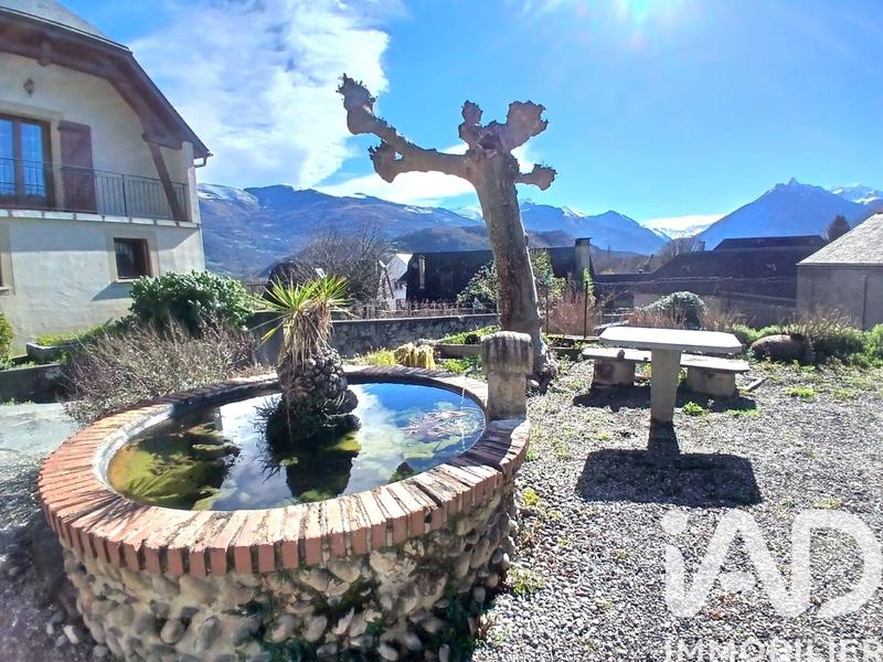 Maison - 389 m² - 12 pièces