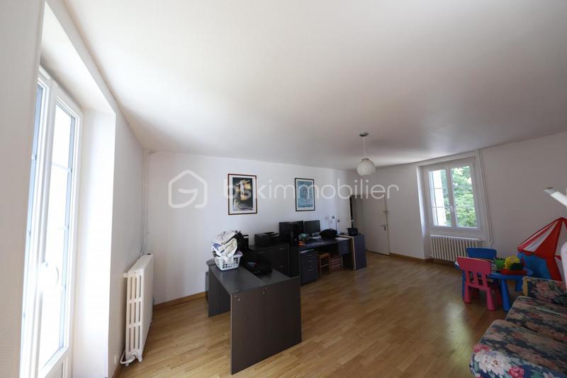 Demeure - 260 m² - 7 pièces