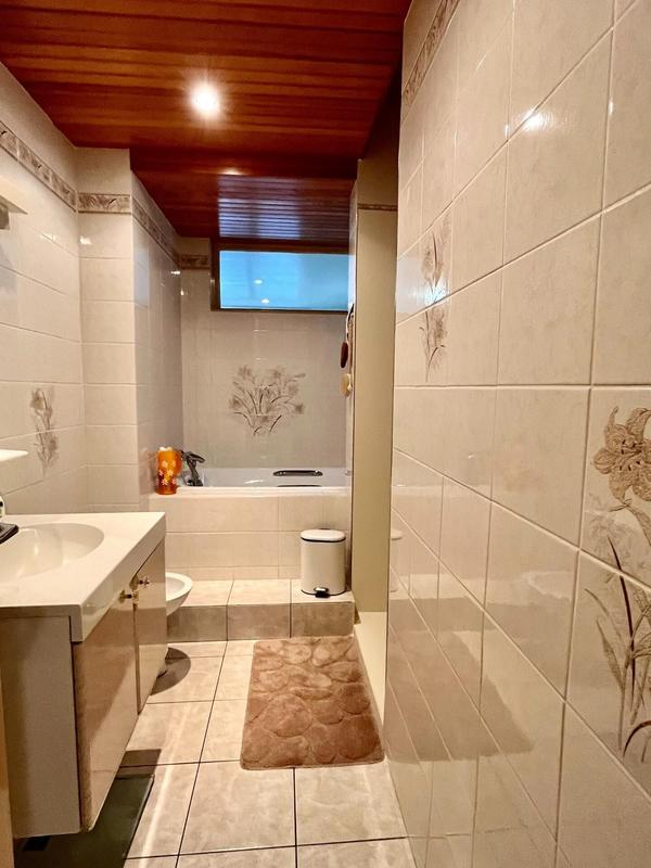 Maison - 137 m² - 5 pièces