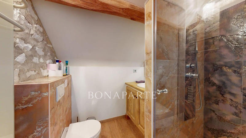 Maison - 280 m² - 7 pièces