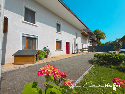 Maison - 236 m² - 8 pièces