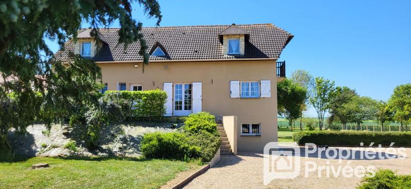 Maison - 150 m² - 8 pièces