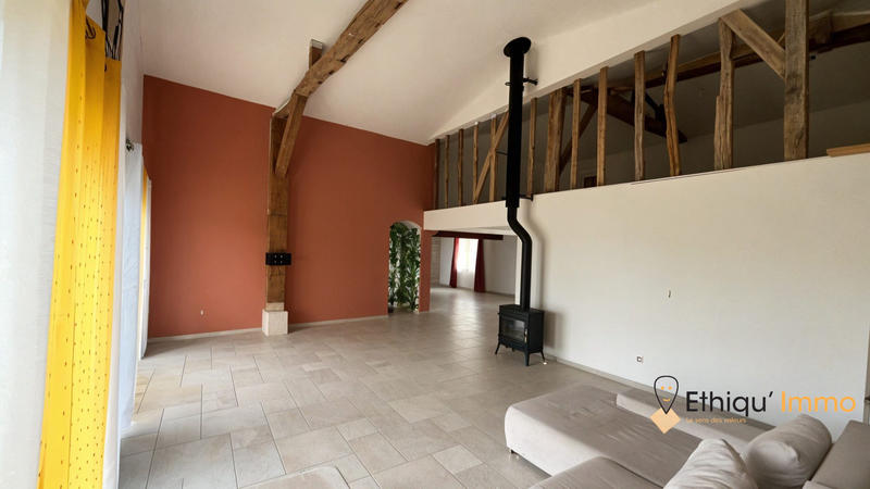 Maison - 246 m² - 8 pièces