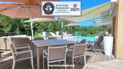 Maison - 140 m² - 5 pièces