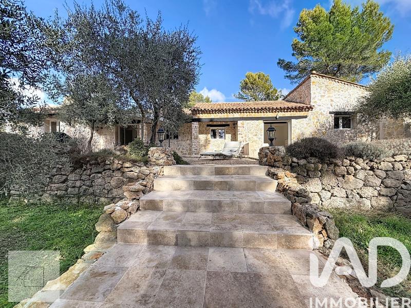 Maison - 150 m² - 5 pièces